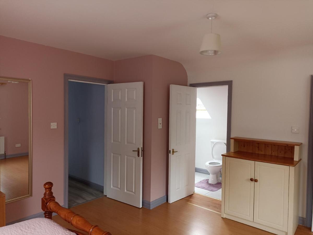 Foreen Lodge, Achill Island Valley エクステリア 写真